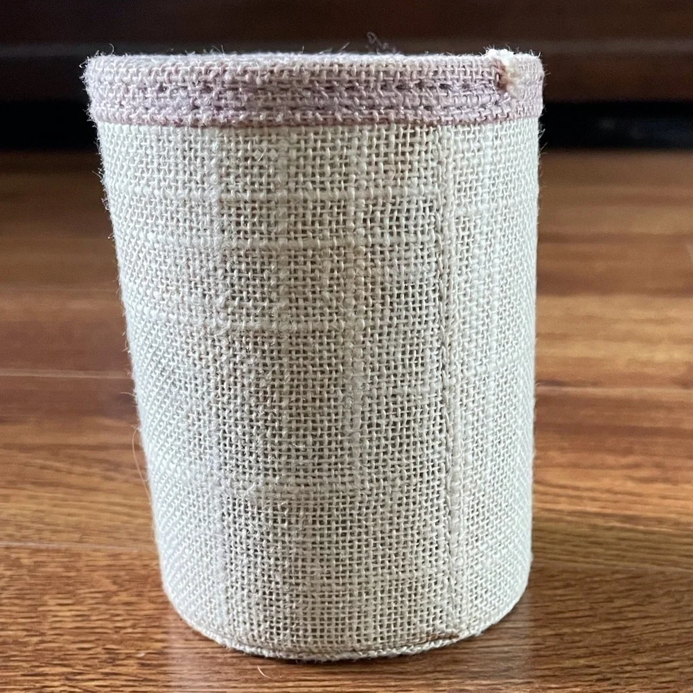 Alica Sliverstone Eco flower make up Brush cup holder